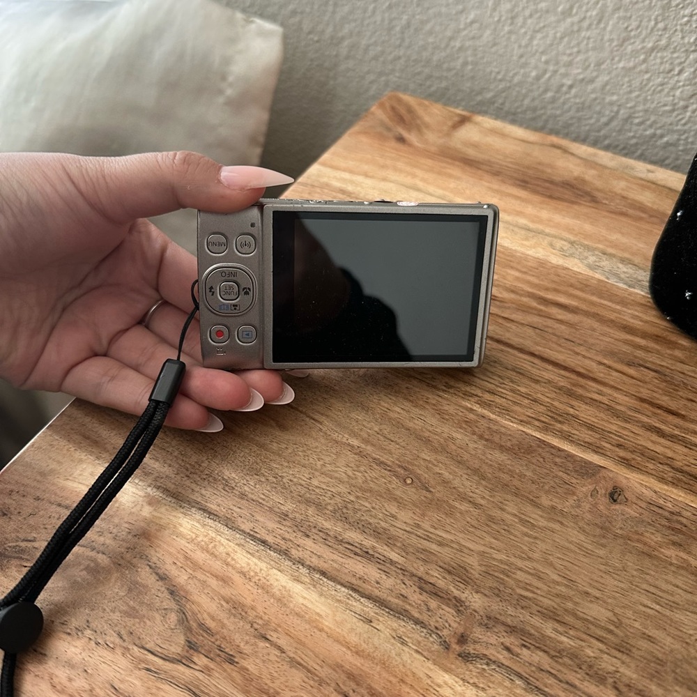 Canon ELPH 360hs